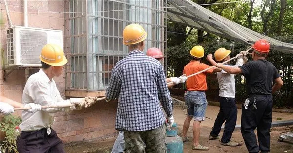 德金色晓岛小区21处违章建筑多次规劝无效被