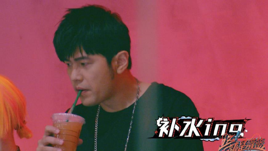 李易峰幽默回怼长胖传闻还不忘自黑已过气!综