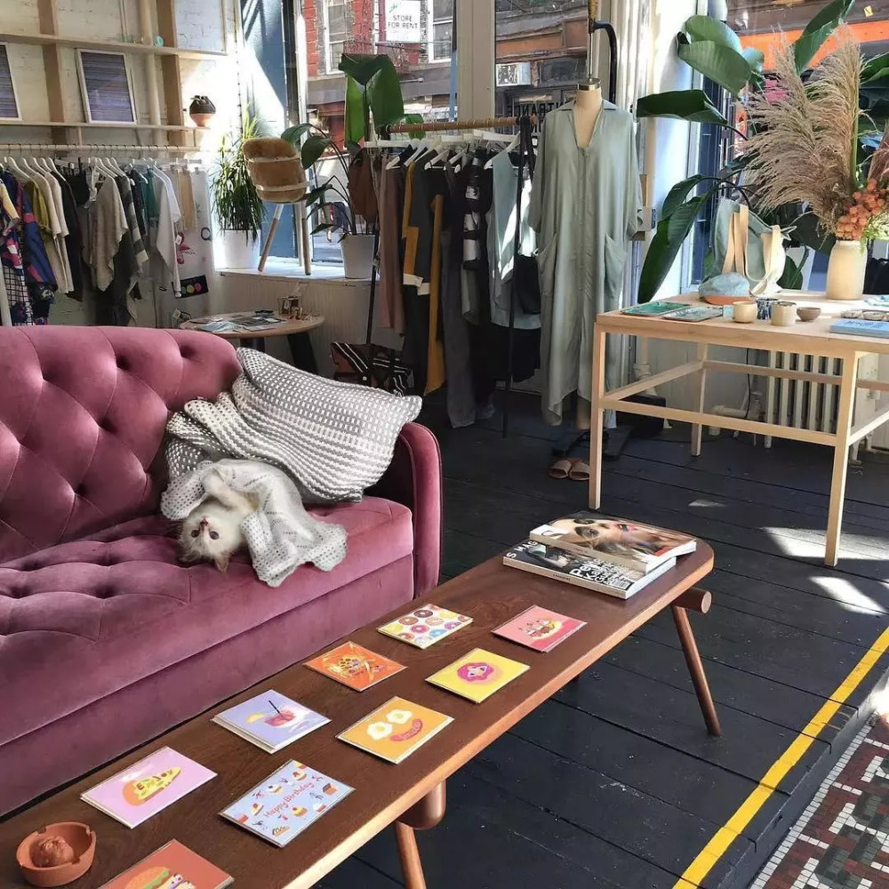 香奈儿艺术总监老佛爷去世,你知道他还是个疯