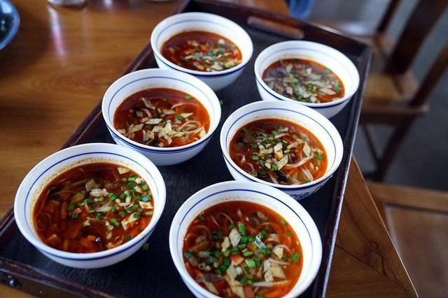 这条宝鸡塬上的网红老街 有ZUI地道的美食味