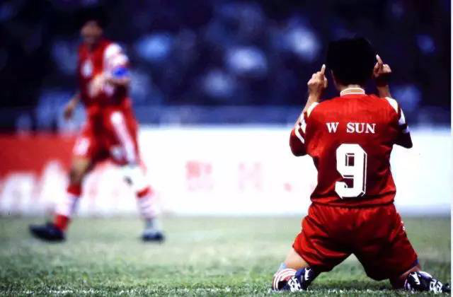 我们记忆中那支中国足球之光的铿锵玫瑰 竟然