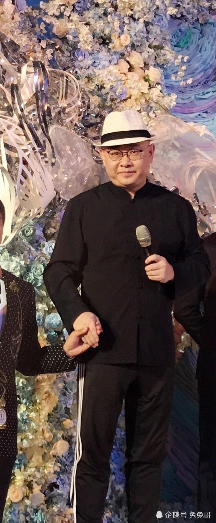 47岁刀郎近照曝光，身材严重发福，胖到认不出