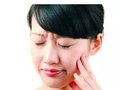 【健康】治疗口腔溃疡的九个小偏方,超级管用