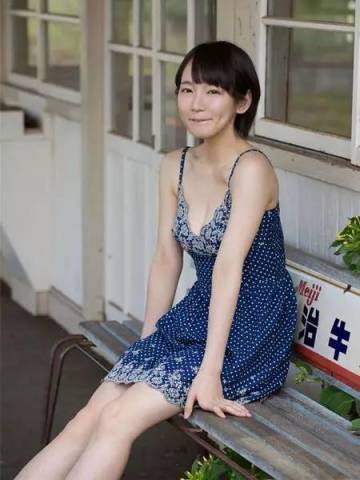 据说这位<em>90后治愈系妹子</em>在<em>岛国</em>挺火,肤如凝脂