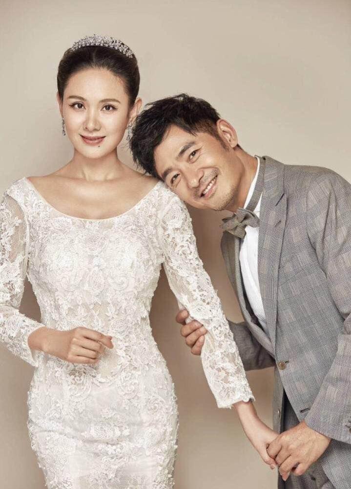 谢娜应采儿神助攻程莉莎挑战性感泳装,郭晓冬