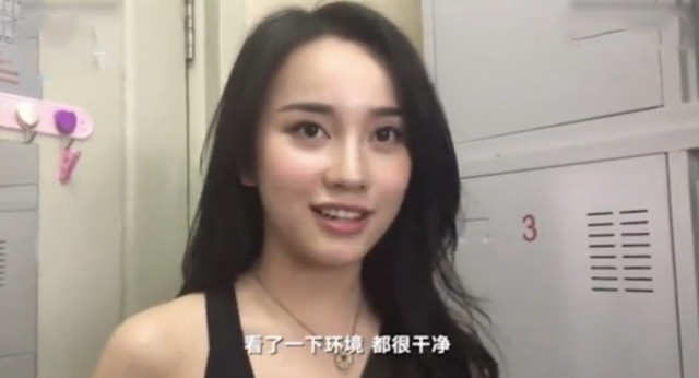 宋祖儿在舍友面前黯然失色!她的侧颜杀美极了