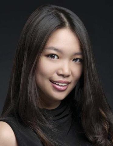 她用6万4千根筷子做了幅成龙肖像，成龙看后，直呼“我要了”！