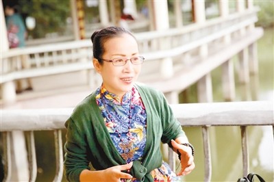 才女阿姨创作歌词30余首《小白杨》作者说她