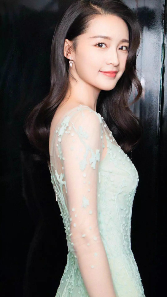 爱豆壁纸‖李沁壁纸