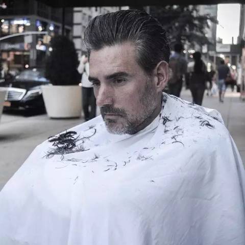 亚裔<em>发型师</em>做好事 流浪汉变帅哥似明星_北京汽