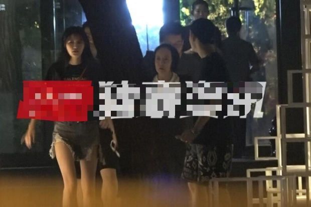 超受宠!婆婆王京花与孙怡相谈甚欢，老公董子健一旁贴心照顾