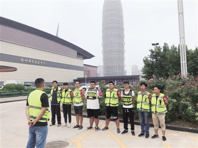 郑州停车场管理员一天都在忙啥?看完你就知道