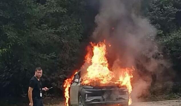 威马电动车起火,不是公关的错