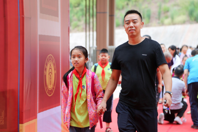 大城扬帆,梦想启航 西南大学华南城中、小学今