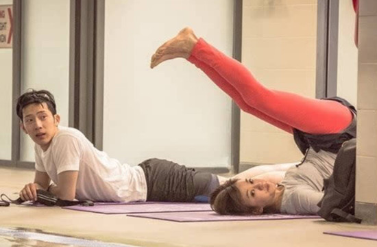 【瘦身】 居家必备仰卧虐腹组,盛夏都来了快起