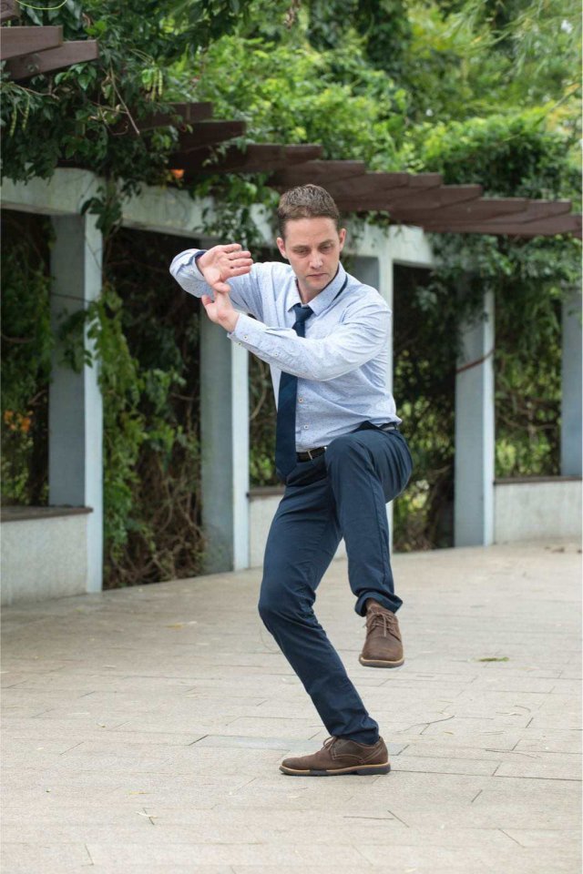 长沙:这个加拿大帅哥会打太极能做推拿和针灸