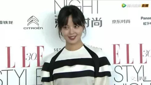 超级红毯秀又来了：女明星的现场表现，真是比宫斗还精彩...