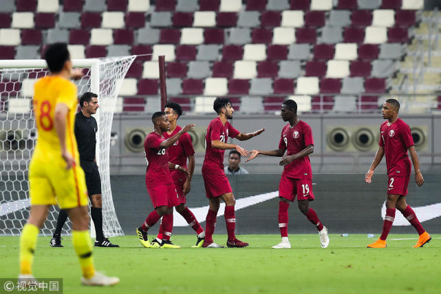 长点心吧!国足后卫遭对手中柱却无改变 最终丢