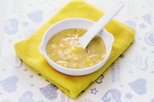 8个月、1岁、2岁宝宝一天菜单,你家是这样吗?