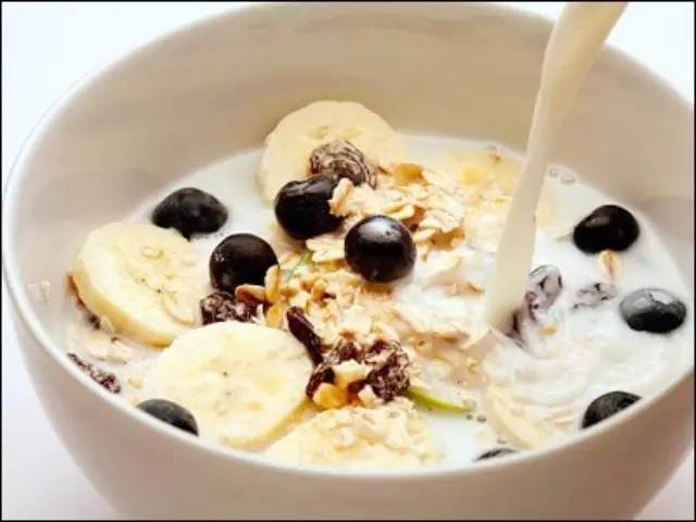 8个月、1岁、2岁宝宝一天菜单,你家是这样吗?