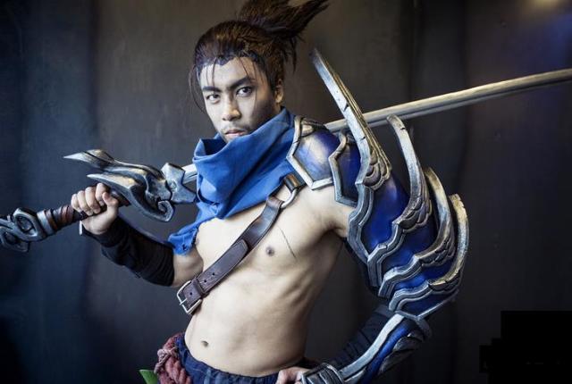 亚索cosplay,网友:求你们别秀了,我投降还不行吗?