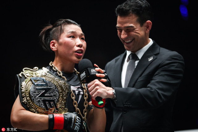熊竞楠TKO巴西对手 再次卫冕ONE女子草量级