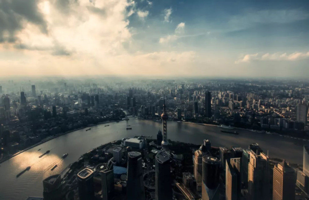 破万亿大关 亚马逊会超越苹果的市值吗?