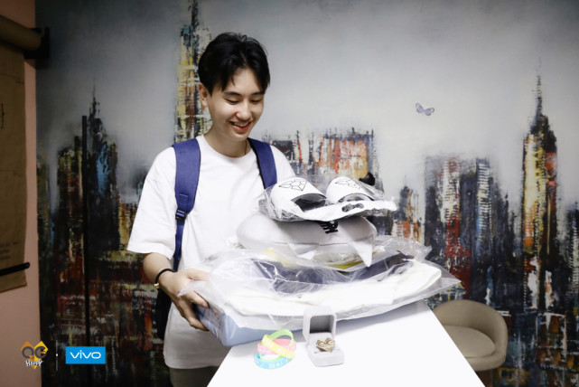 伪装加盟qg秋季赛能否再次开启qg王朝不过由于下路选手汤俊伟(song)和