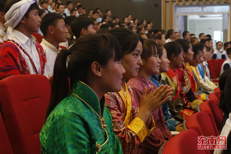 共有30名来自西藏昌都市和林芝市少数民族学生到平潭学习.