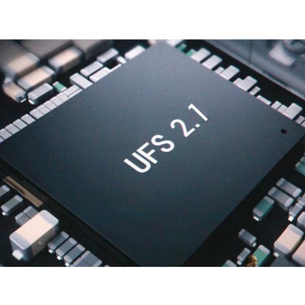 同样是闪存混用,一个被口诛笔伐另一个却被拍