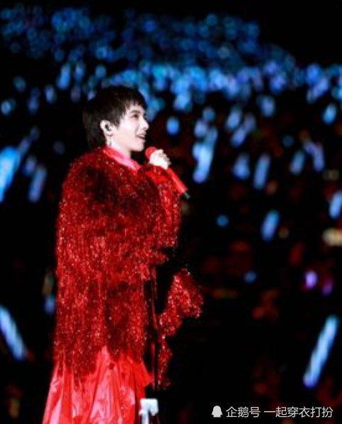 华晨宇鸟巢火星演唱会十万人学牛叫，网友：太值得去了