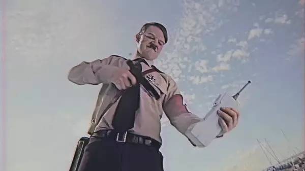 Cult丨这是一部让「道士下山」面红心跳的片子