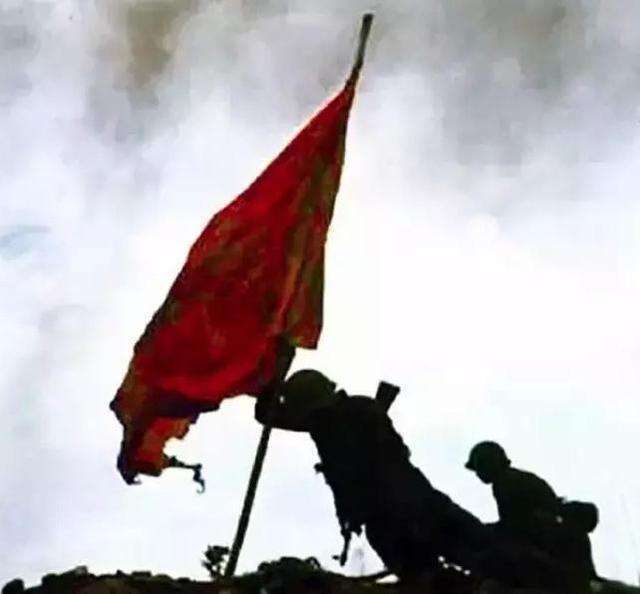 最著名的三张插旗照:中国最悲壮,美国最搞笑,苏联最