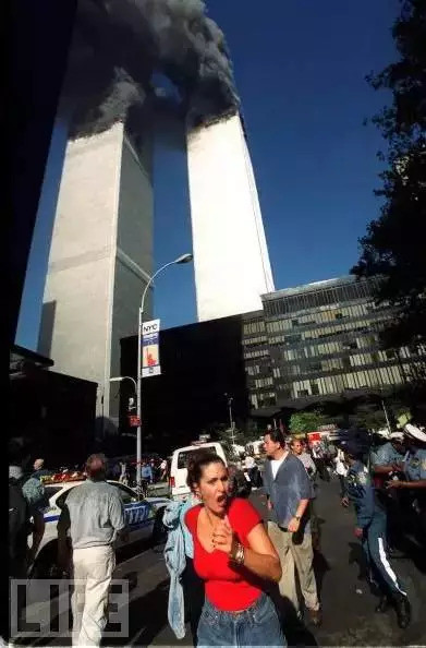 【今日头条】911二十周年丨最震撼人心的25张照片曝光