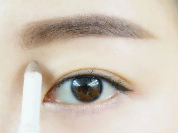 上挑眉
