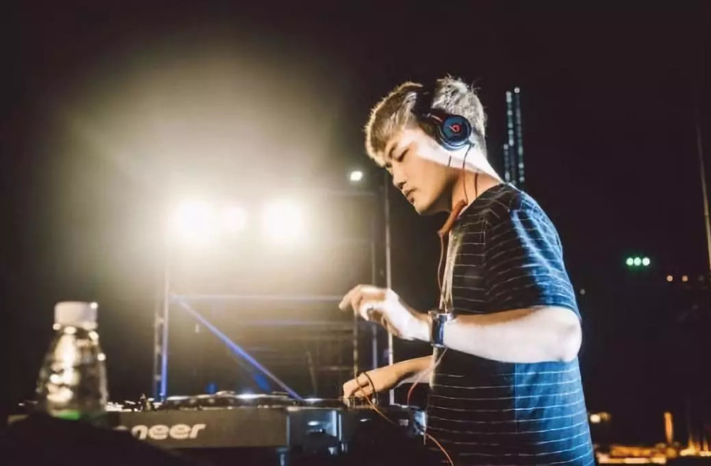 百万粉丝中国电音第一人,竟然在《明日之子》