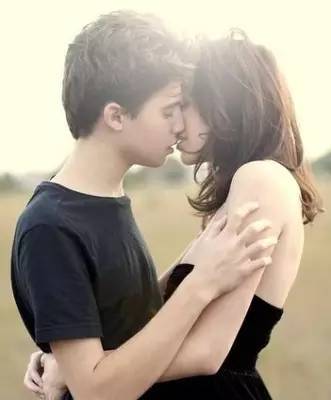 一个爱你的男人,在你面前一定是个色狼!