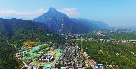 西安院子国岭 违建别墅开始拆除