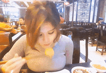 玩水冲掉内衣gif_水上闯关冲掉内衣gif(3)
