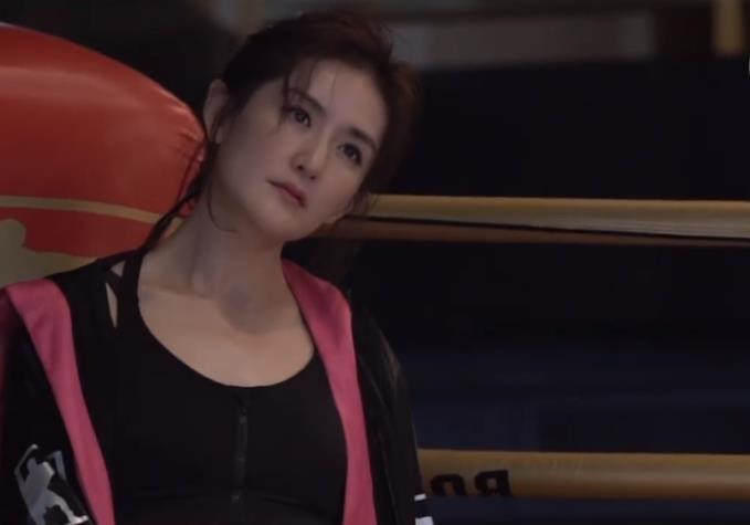 谢娜晒马甲线独家视频不忘记秀恩爱,自称拳击