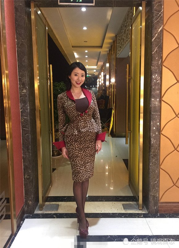 蹭热度一夜走红的蒋聘婷 身材丰满惹火透出健