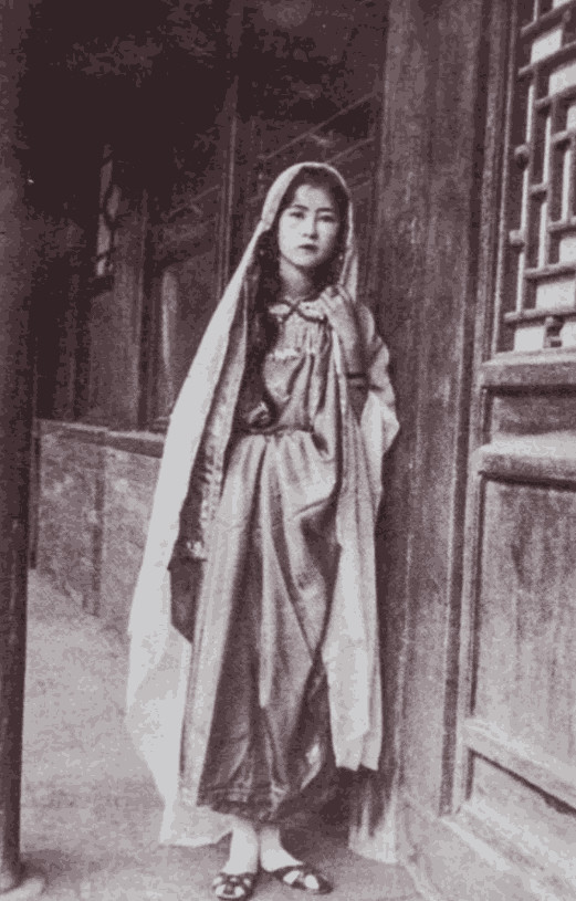 古代女人脚只有三寸? 其实电视剧骗了你, 三寸脚连路
