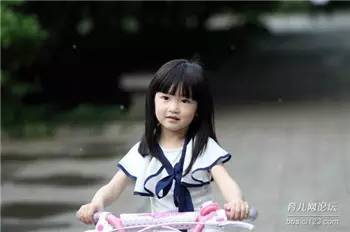 孩子后背突冒黑痣 宝妈惊一身冷汗