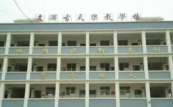 蒙自有多少人口_蒙自昭忠路有越南美女(2)