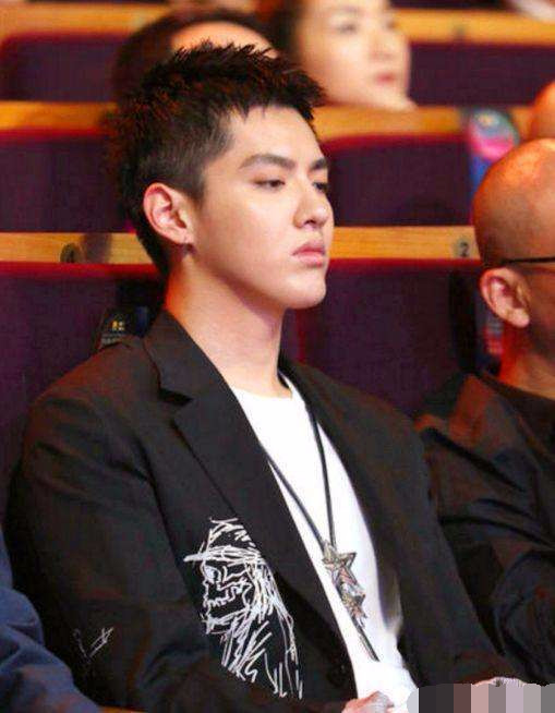 谢霆锋看不上小鲜肉?与吴亦凡同框,网友:打脸