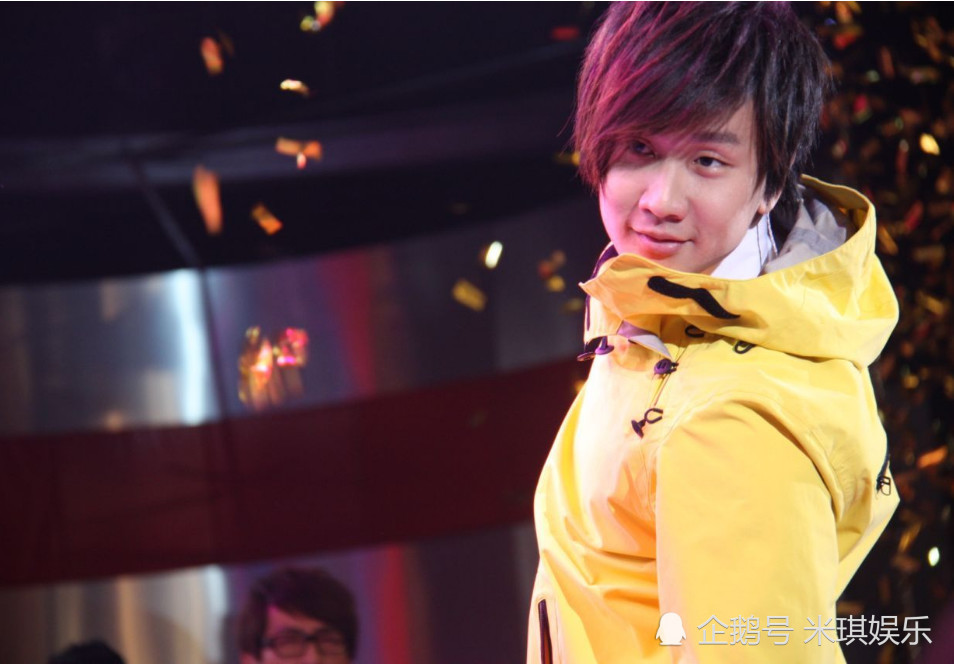 林俊杰翻唱的这首歌,在综艺和婚礼上很活跃,网