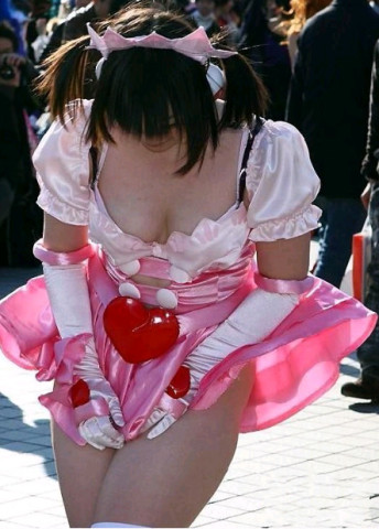 无下限!<em>日本美女</em>cosplay大尺度暴露 到底穿没穿