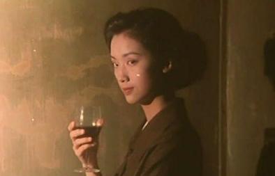 19岁恋爱31岁分手，刘德华对她一见倾心，今49岁成农村大妈