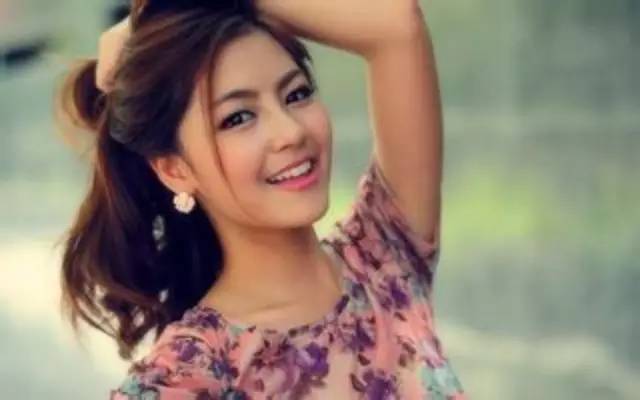 这样玩弄美女好,但我美女a美女滴笑了还是约吧图片