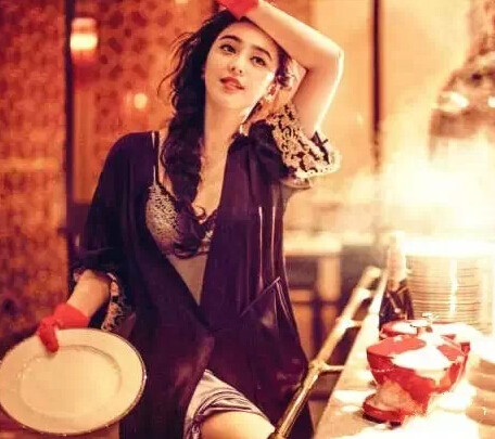 漂亮少妇<em>在饭店</em>洗碗,给自己起了个很性感的名